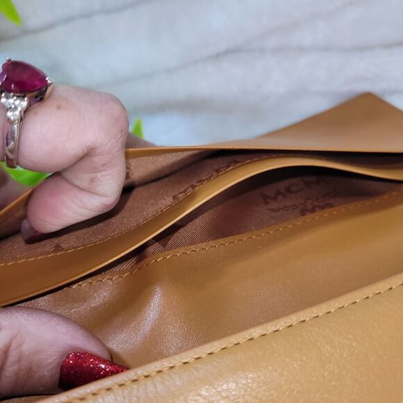 Authentic NIB MCM Crocodile-Embossed Leather Wallet - GIFTABLE - Picture 11 of 17